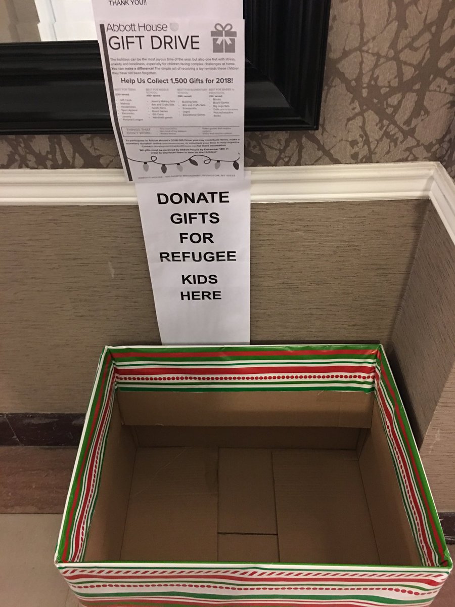 MitchHorowitz's tweet image. My son Toby is collecting toys for refugee kids and someone stole all of them yesterday. If you wanna send new toys pls DM me for address.