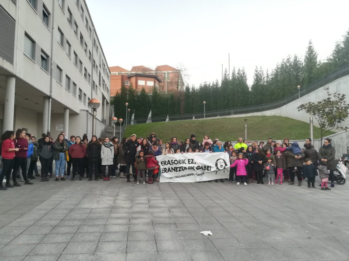 Jendetza bildu gara gaur Aretan asteotan emandako erasoa salatzeko!
#AutodefentsaFeminista
#ErasorikEzErantzunikGabe