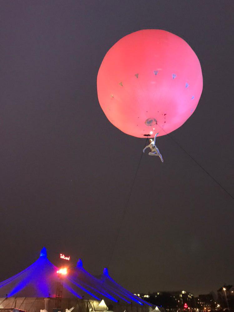 Tollwood Festival (@tollwoodmunich) on Twitter photo Schwebend über dem #Tollwood! 😍 Nur heute und morgen könnt ihr noch The <a href="/Thedreamengine/">The Dream Engine</a> mit "Heliosphere" bei uns bestaunen! Schwebend über dem #Tollwood! 😍 Nur heute und morgen könnt ihr noch The <a href="/Thedreamengine/">The Dream Engine</a> mit "Heliosphere" bei uns bestaunen!