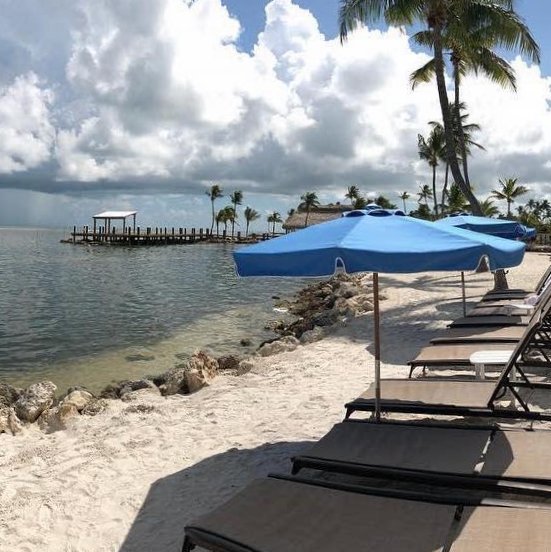 The 🗝 to relaxation can be found right in our backyard.  #pcovemoments 
📷: leciramana