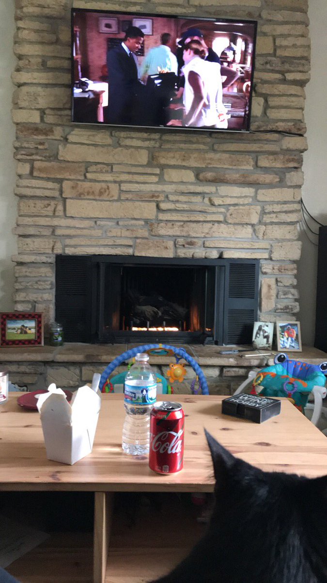 jessicatanaglia's tweet photo. @UPtv #teamlogan Rory is her real self with Logan! Dean is a cheater and Jess so unreliable! Enjoying decorating for Christmas and watch #GilMOREtheMerrer on @UPtv https://t.co/Eype1MYcAg