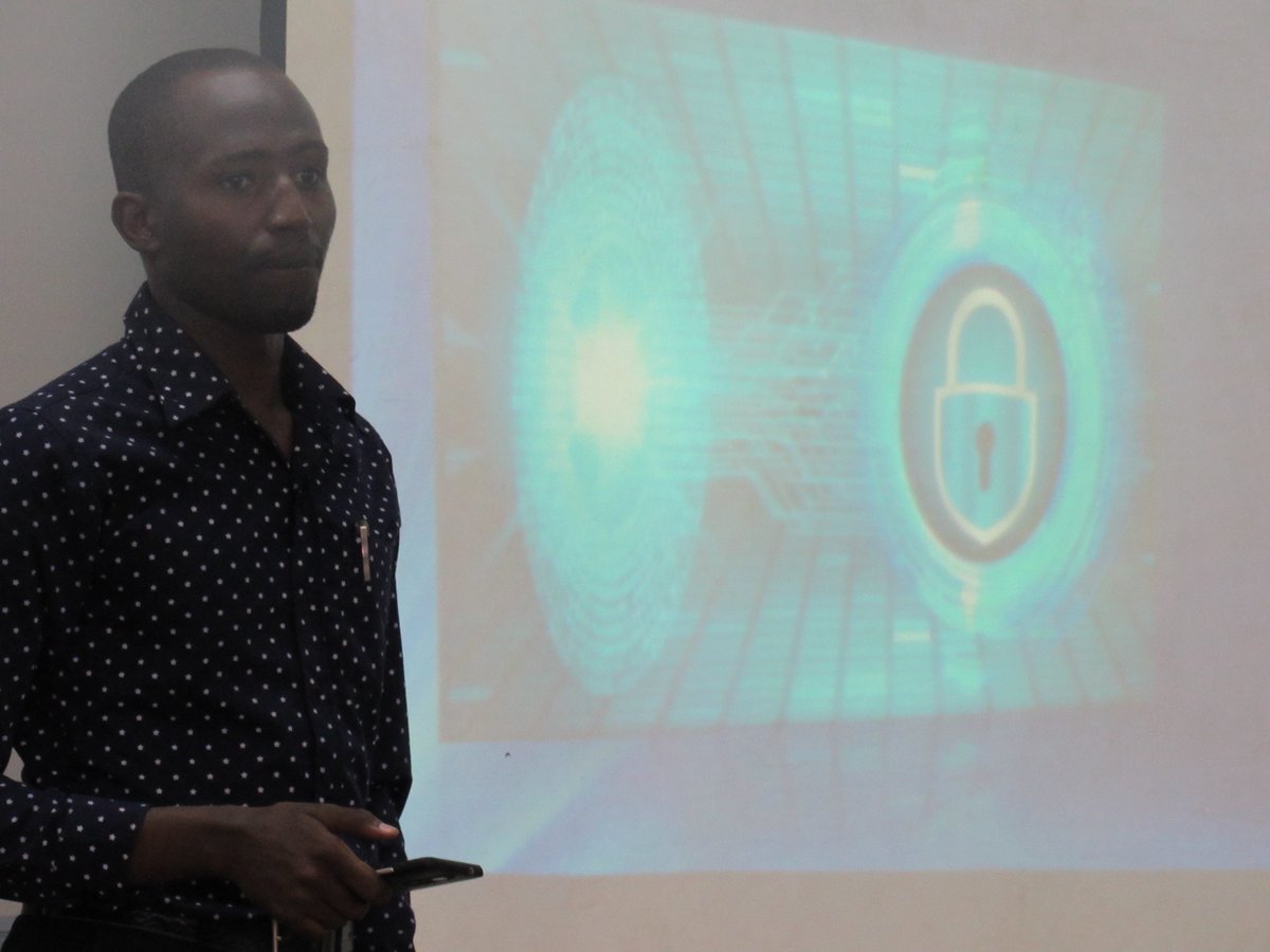 wougnet's tweet photo. For the Practical side of today's digital security training @princesaito kicks off with first part of the day's training on  social engineering, secure internet browsing, search engine optimization, physical threats &amp; measures. #16days #dayofthegirl @MoICT_Ug @Moglsd_UG https://t.co/2liP631UQ1