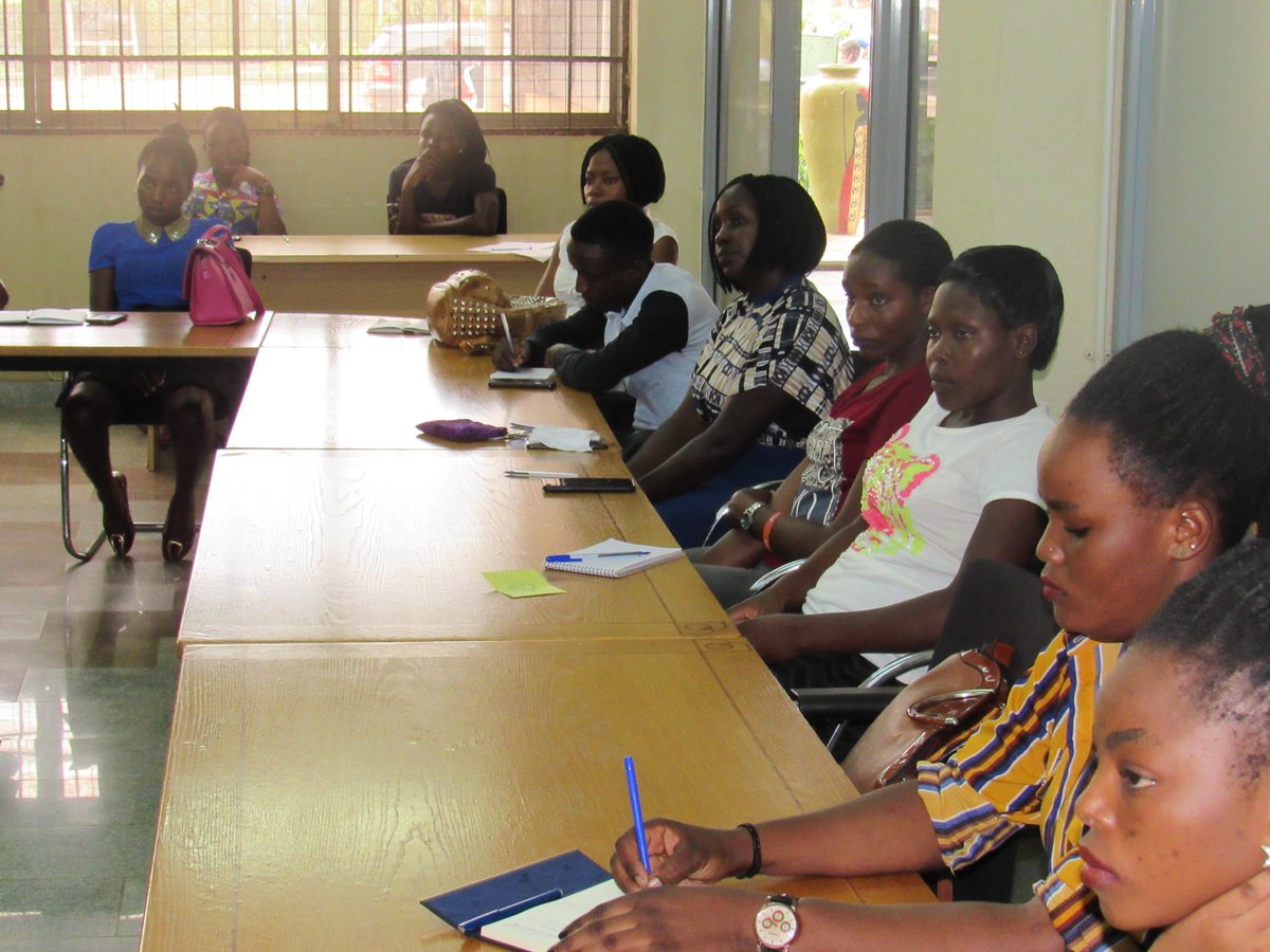 wougnet's tweet photo. For the Practical side of today's digital security training @princesaito kicks off with first part of the day's training on  social engineering, secure internet browsing, search engine optimization, physical threats &amp; measures. #16days #dayofthegirl @MoICT_Ug @Moglsd_UG https://t.co/2liP631UQ1