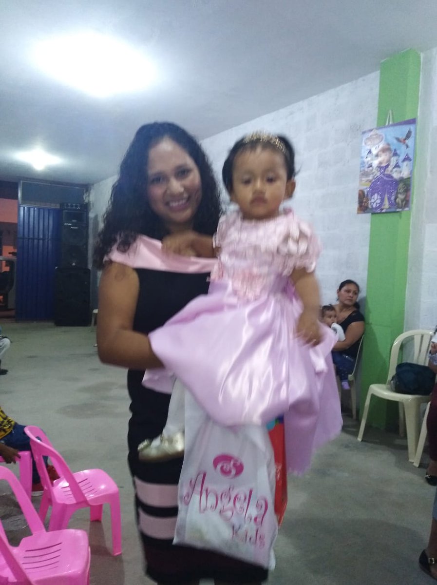 Ciarave's tweet image. Cuando amas lo que haces, cuesta dejarlo . Pero es gratificante cuando sabes que #LoMejorEstáPORVENIR 
#JuntassiemprebabyAkemi