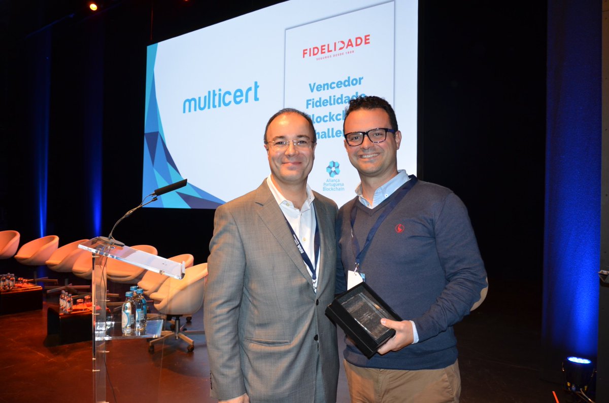 all2bc's tweet photo. Na Conferência de #Blockchain entregámos os prémios aos vencedores dos primeiros desafios de inovação lançados pela Aliança Portuguesa de Blockchain. A #Multicert ganhou o prémio para a melhor ideia apresentada no Challenge da #Fidelidade. https://t.co/DRYLwPeQly