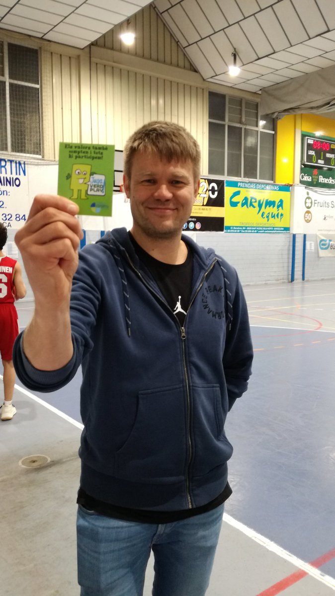 GreenPlayEU's tweet photo. 🏀 When the game ends, it is time to assess players, audience, coach and referee behaviour thanks to our app ! Which team will win the #greencard ?⛹❓ https://t.co/7LQbj9r27K