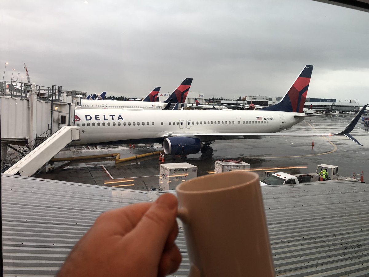 MetroAV's tweet photo. Thanks for the hospitality @Delta this morning in the @DeltaSkyClub in Seattle. Excellent coffee and the strawberry smoothies are tasty too. Nice way to start the day on a busy travel day. https://t.co/ae0EL3TJxZ