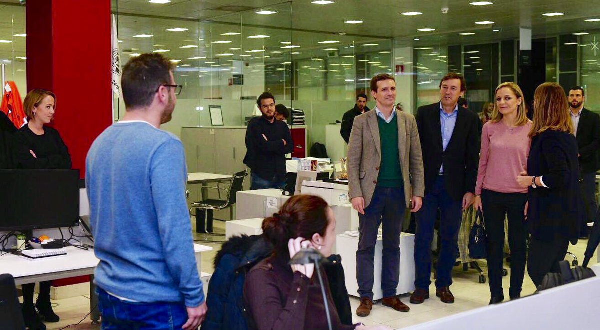 pablocasado_'s tweet photo. Mi admiración a la familia Cosentino por su labor para la industria y la innovación, que da trabajo a más de 4.500 personas en todo el mundo, con una facturación de casi 1.000 millones anuales. Un referente internacional, que apuesta por el empleo y la formación. https://t.co/WAv6TAU4CP
