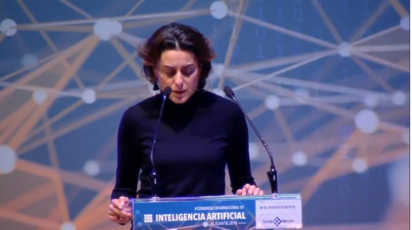 eraser's tweet photo. última sesión la inteligencia articial en Asia Barbara Navarro de Google en Asia ... EIPAC #EIPAC #congresoIAalicante2018 ASIA #ASIA ..desplazamiento poder adquisitivo hacia Oriente APAC #APAC @bnavarro #artificialintelligence #inteligenciaArtificial #machinelearning https://t.co/mPZ5ulfm3f