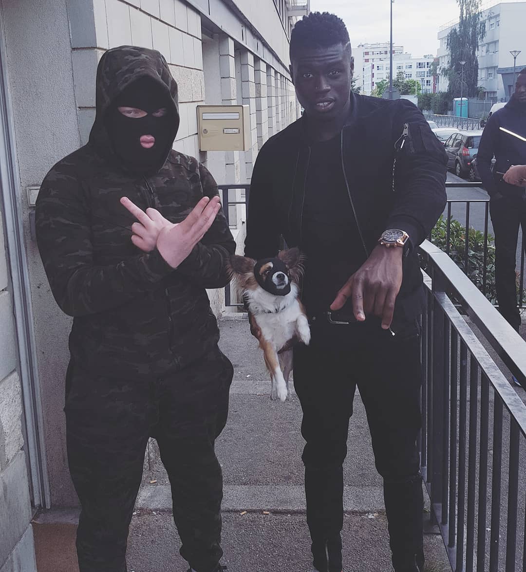sagalove1's tweet photo. Grosse carapace avec un cœur en or 🤝🏽
Un artiste vrai 🖤  #lafosseauxlions un album avec des punchlines qui bloque les mâchoires 
@KalashCriminel 👏🏽👏🏽👏🏽 🇨🇩
#albumDispo 🔥🔥 https://t.co/BS8P3eWTVc