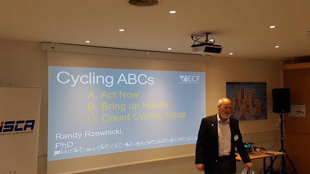 lauratiidla's tweet photo. Randy Rzewnicki from @ECFhealth is highlighting the need to bring health on the table when you advocate for sports, cycling or physical activity. #MOVINGEurope @ISCA_tweet #cycling #humanrighttomove https://t.co/OSyOoAOI85