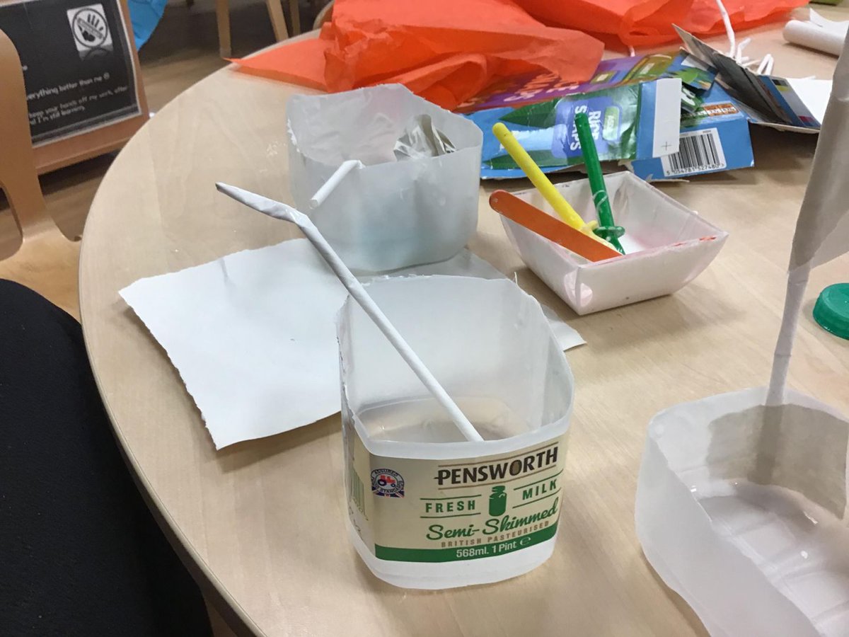 SpringNurseryH's tweet photo. Yesterday our Dragonfly group worked on excellent extended learning. The children made little boats out of varies materials in the morning and then in the afternoon experimented with material floating and sinking. Excellent learning ⛵️🛶#Springgrowlearn #science #floatandsink https://t.co/wCoD8bXS10