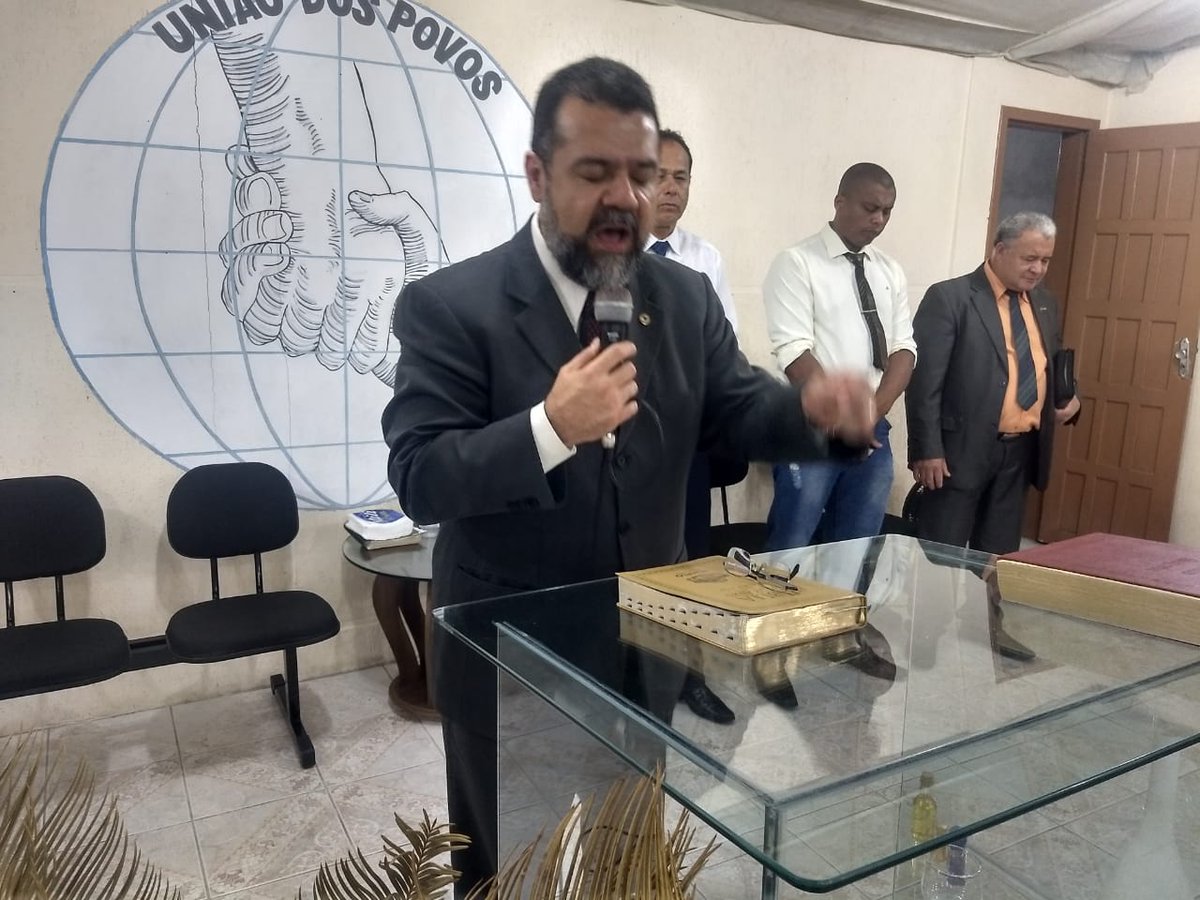 edsonpraczyk's tweet photo. Com grande alegria, recebi o convite de levar as boas novas a Igreja Caminho da Verdade em Caiobá, litoral do Estado, do amigo e irmão da fé pastor Hélio do Nascimento. #edsonpraczyk https://t.co/u3zOp6zobM