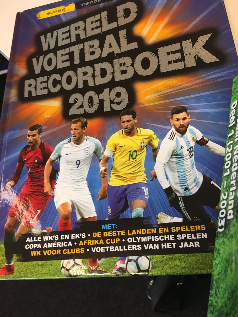 sportzeloot's tweet image. Het prachtige Wereld Voetbal Recordboek 2019 is uit, met duizenden leuke feitjes. Goed nieuws: ik mag er 5 weggeven. Retweet en maak kans!