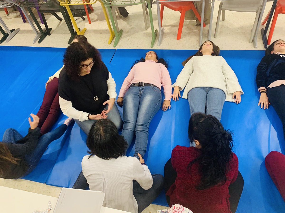 ColegioEP's tweet photo. Seguimos con nuestro programa de formaciòn para ‘Prevenir el fracaso escolar’; en este caso de la mano de las instructoras y expertas en #BRMT Eva Rodríguez y Pilar Grados, que nos dan claves sobre ‘Entrenamiento con Movimiento Rítmico e Integraciòn de Reflejos Primitivos’ https://t.co/Cd0umcbJM3