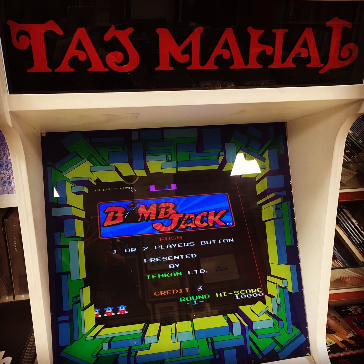 tajmahalcomics's tweet image. Mañana sábado celebraremos el #torneoarcade de noviembre! Jugaremos al #bombjack a 3 partidas de 3 vidas sumando las puntuaciones. Con participación gratuita y premio para los 3 primeros! #ligaarcadetajmahal #arcade #recreativa