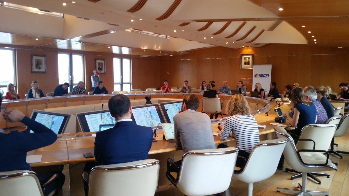 PacteProject's tweet photo. #InspiredBy by great presentations including #Copenhagen's: 1 of the best 🚲cities in the world, aware it's population increases 800pple/month & therefore creating more #sport infrastructures, like their water facilities on the harbour🌊🏊♀️🚣♂️ #MoveEurope #MOVEmentSpacesAward https://t.co/1YVhaU0xaD