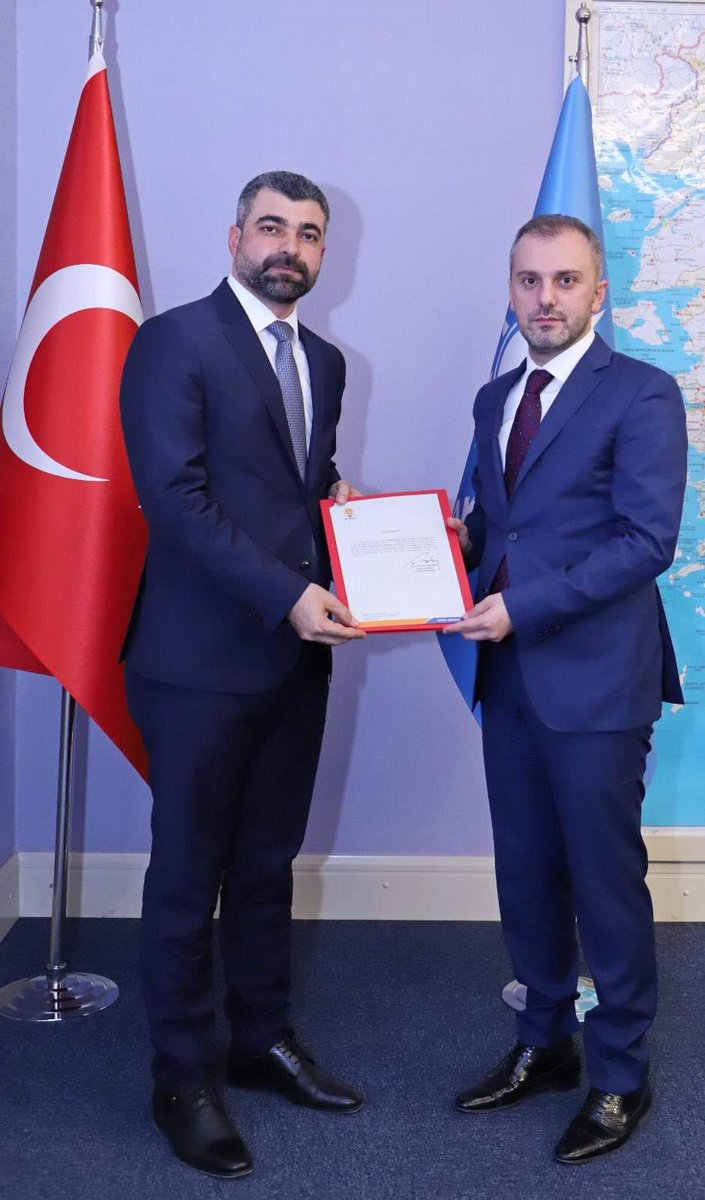 Genel Merkez Teşkilat Başkanlığı'nca AK Parti Mardin İl Başkanlığı'na Sayın Faruk Kılıç atandı. #Mardin ve bölgemiz adına hayırlı olmasını temenni ediyoruz. @faruk_kilic47