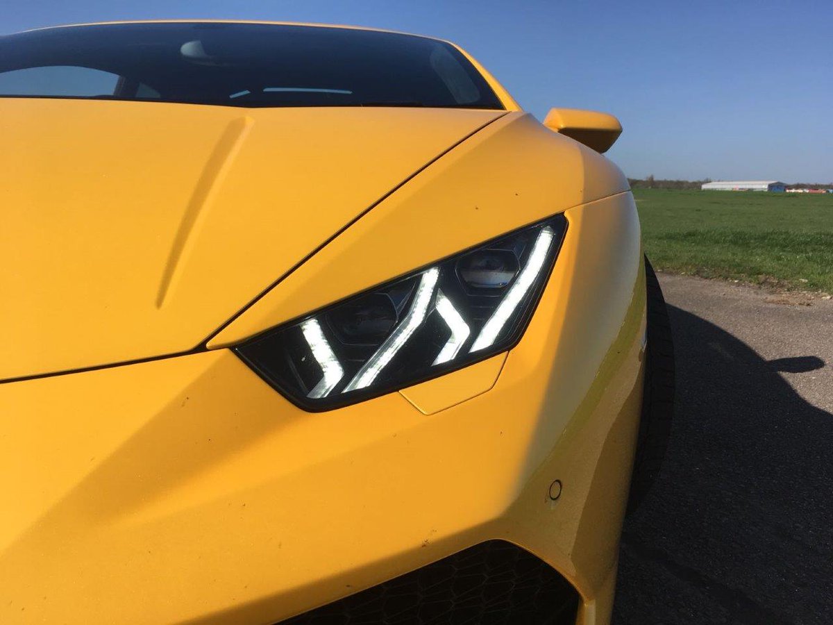 CarLimits's tweet photo. All these christmas posts, how about just a nice photo of our Lamborghini Huracan guest car. You can of course still buy supercar experiences from our shop. :)

https://t.co/lBHHQgPQte

#lamborghini #huracan #supercar #drivingexperience #supercars #wow #giftidea #kidsideas https://t.co/yjdSFiFxoE