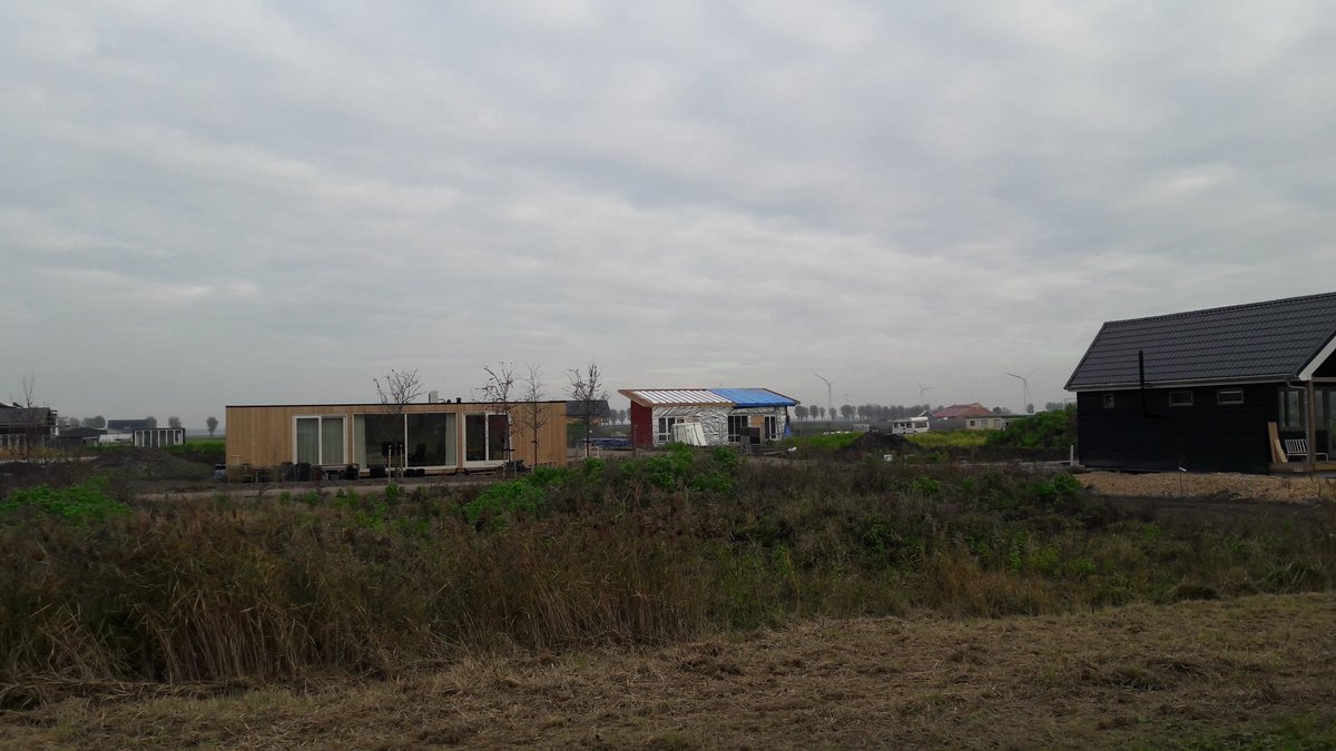 claartjeb's tweet photo. Democratie is nooit af. Kan altijd beter. Hoe inwoners ruimte en echte zeggenschap te geven? Hoe raad en raadsleden te ondersteunen? Op werkbezoek in Almere, stadhuis en Oosterwold waar volop gewerkt wordt aan eigentijdse democratie.  @raadvanalmere @MinBZK https://t.co/ZlLymkF4AN