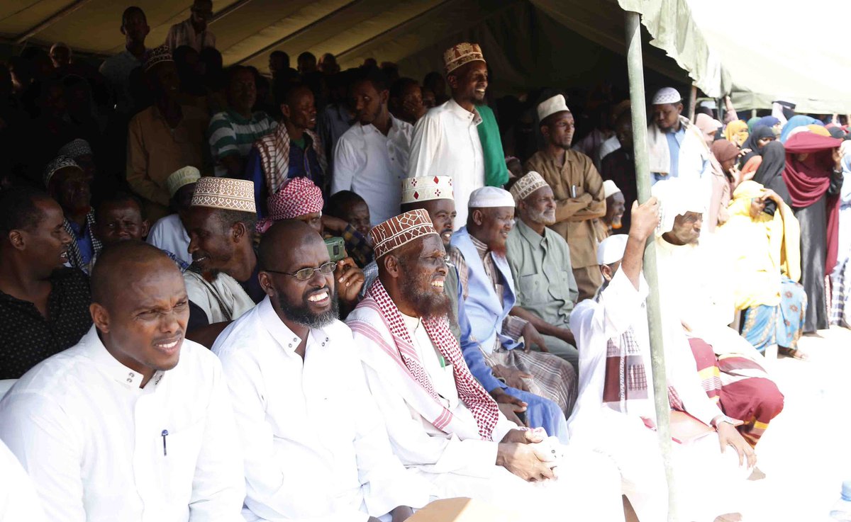 WilliamsRuto's tweet photo. We will continue to collaborate with the UN agency for refugees to protect the rights of the displaced; ensure safe spaces for children to learn and play and provide life saving aid. A modern education complex to promote learning for all will be set up at the Daadab Refugee Camp. https://t.co/7veq5jnrYB