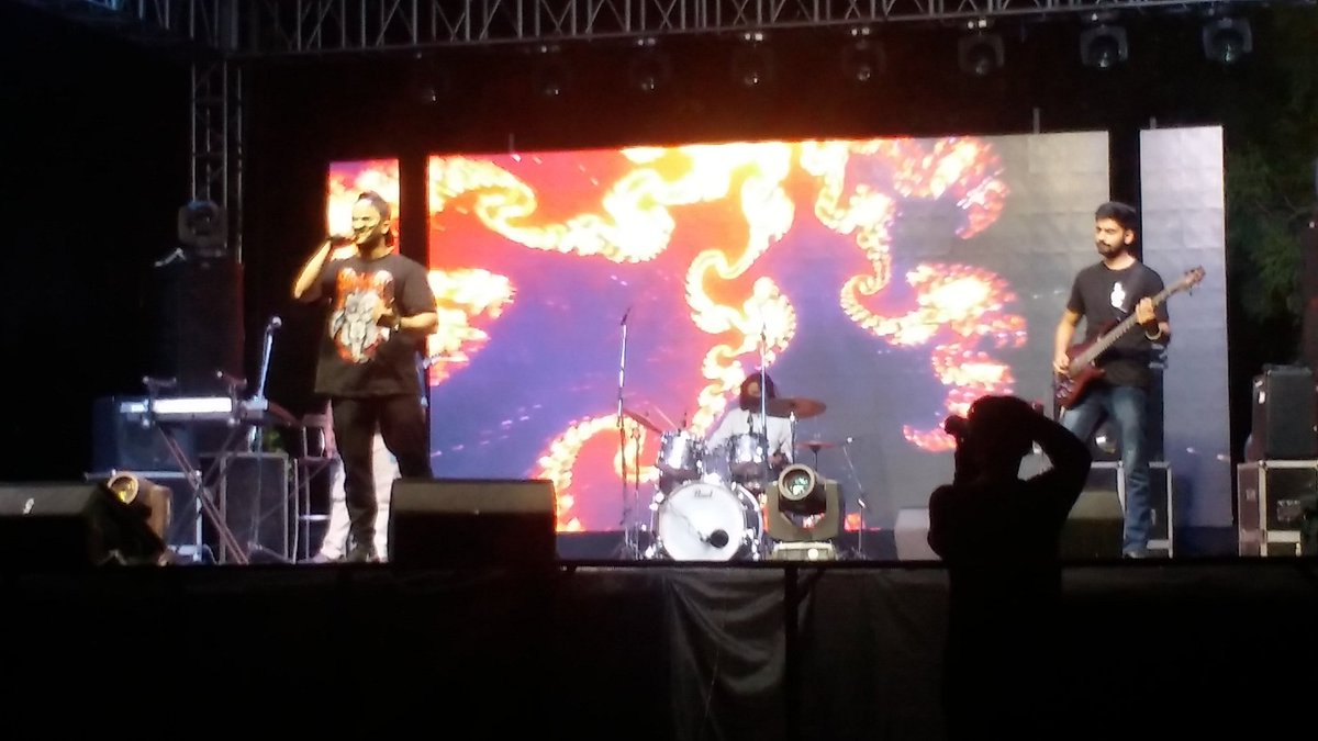 mkpandey67's tweet photo. Powerful performance by @AmityUni band  in #Vihaan2018 #interBschoolfest at @BIMTECHNoida. @MediaBimtech https://t.co/QMWNTUIn3y