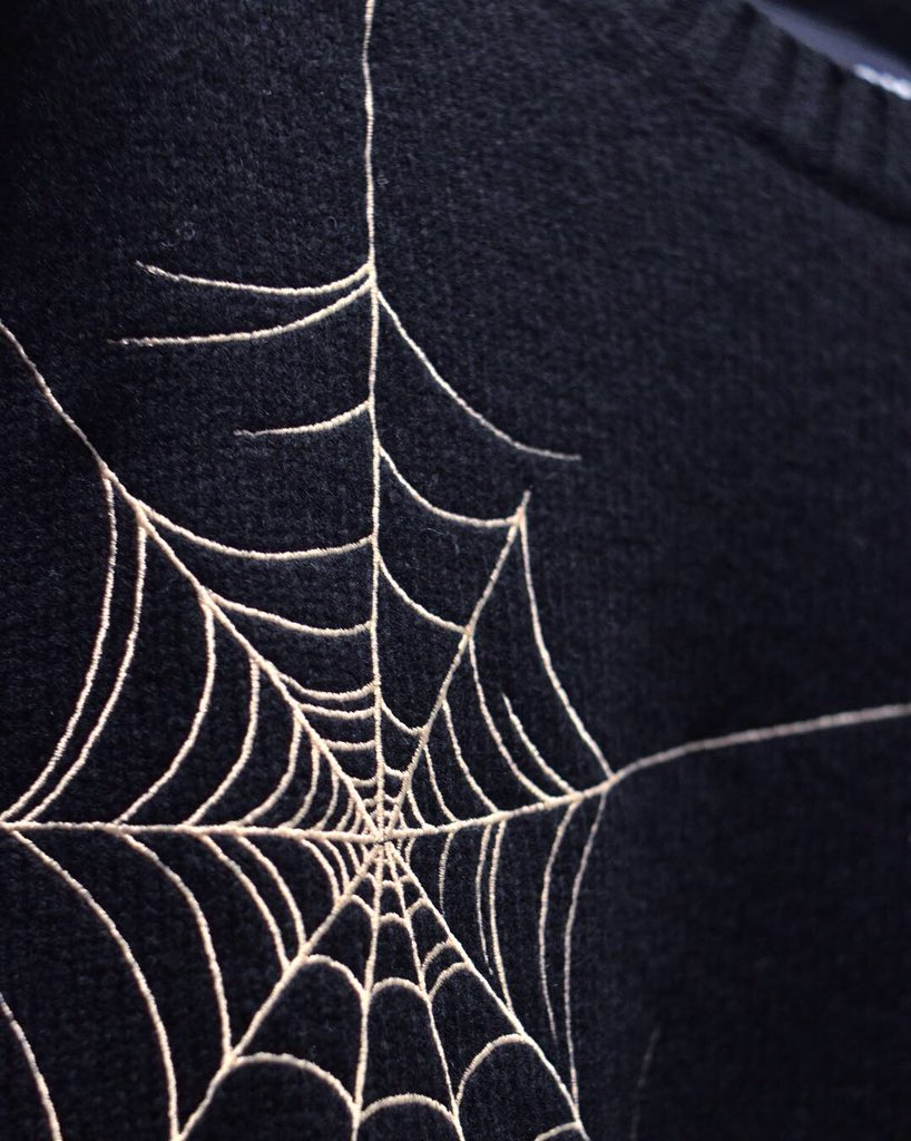 Yohji Yamamoto BLACK Scandal クモの巣 刺繍 ニット BLACK SCANDALより蜘蛛の巣刺繍のニットシリーズです。左・中は