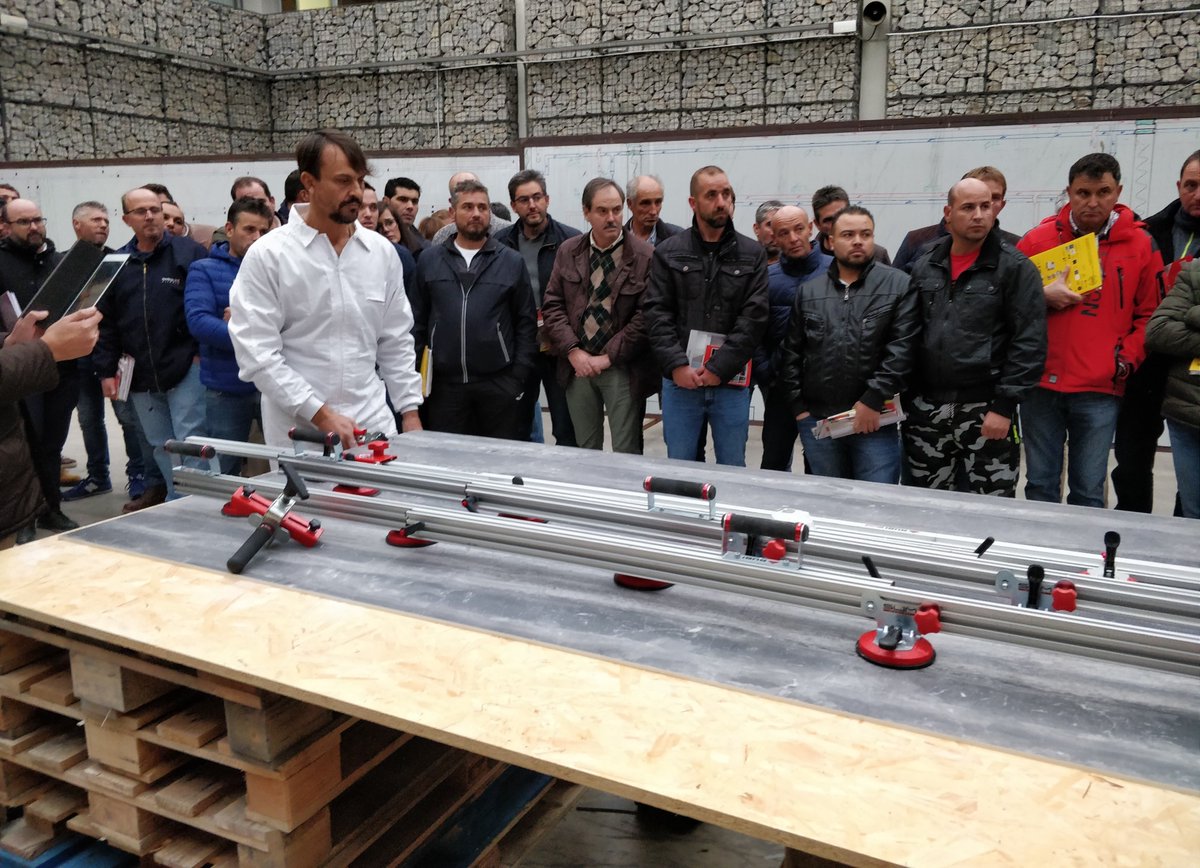 Proalso's tweet photo. Demostraciones prácticas de manipulación, corte, perforación e instalación en el curso de #lámina #cerámica organizado por Matteria en Cáceres con la participación de más de 80 clientes profesionales alicatadores soladores. Muchas gracias desde @Proalso y hasta la siguiente. https://t.co/k1adrI7MT3