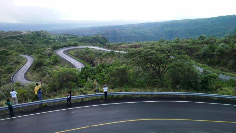 JayBMmoja's tweet photo. #ImagineBaringo this thing i love the most about the winding road, Kabarnet city of Baringo heading to the two cities of champions Iten Elkeyo Marakwet &amp; Eldoret Uasin Gishu 
ofcoz it's the scenery, the experience yoh! so damn feels good 😘
Proud of you motherland @TourBaringo https://t.co/V89LfMlmgJ