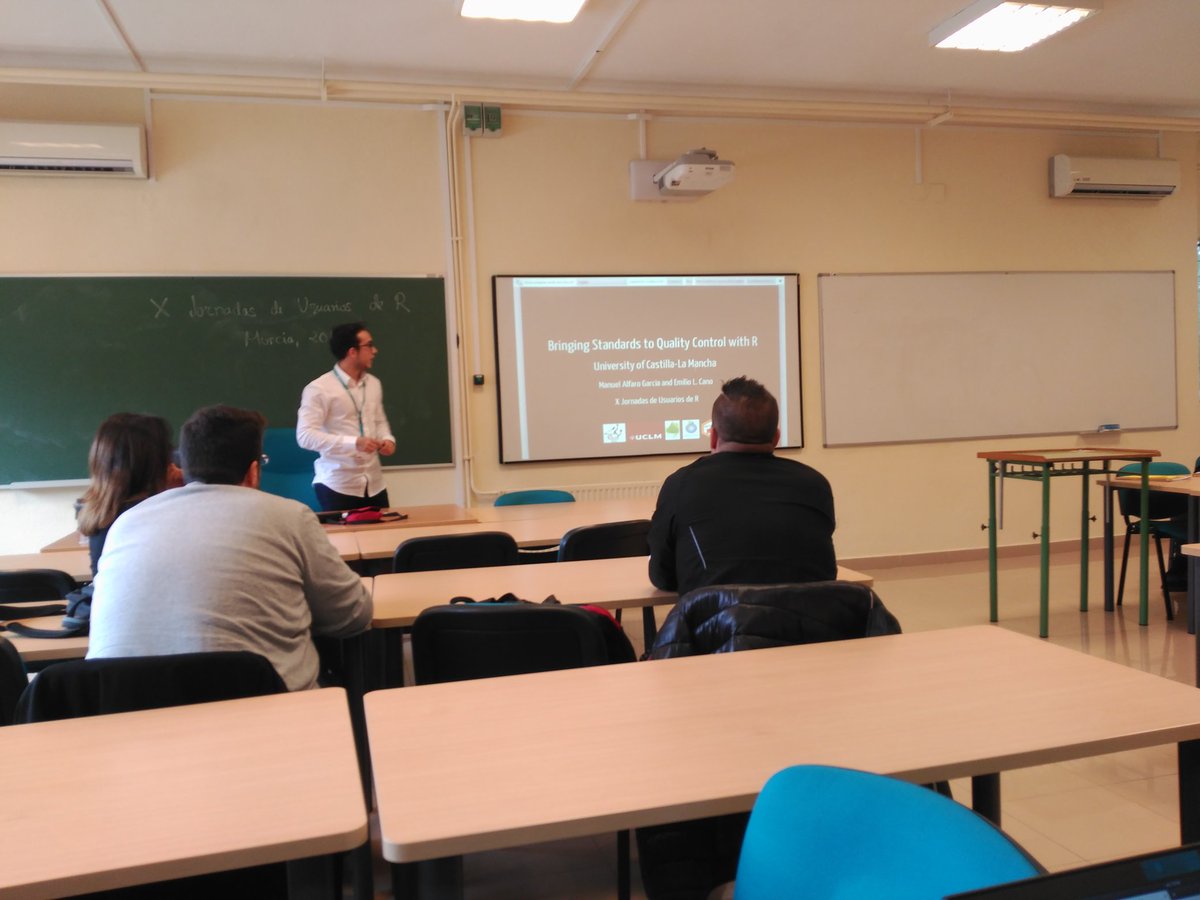 emilopezcano's tweet photo. Con @manniealfaro en #XJRes @xjurum presentando parte del trabajo que está haciendo en sus prácticas en el @idr_uclm, germen de su futuro TFG en @esiiab. Muy bien Manu! https://t.co/vce6QWq1d4