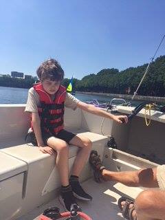 Josh is 9 and blind, but this hasn't stopped him taking sailing lessons and feeling the wind to work out its direction. He has a lot to learn but thankfully it's all possible with amazing volunteers and inclusive clubs like <a href="/TidewaySail/">Tideway Sailability</a> @RYASailability
#NorrieDiseaseAwarenessWeek