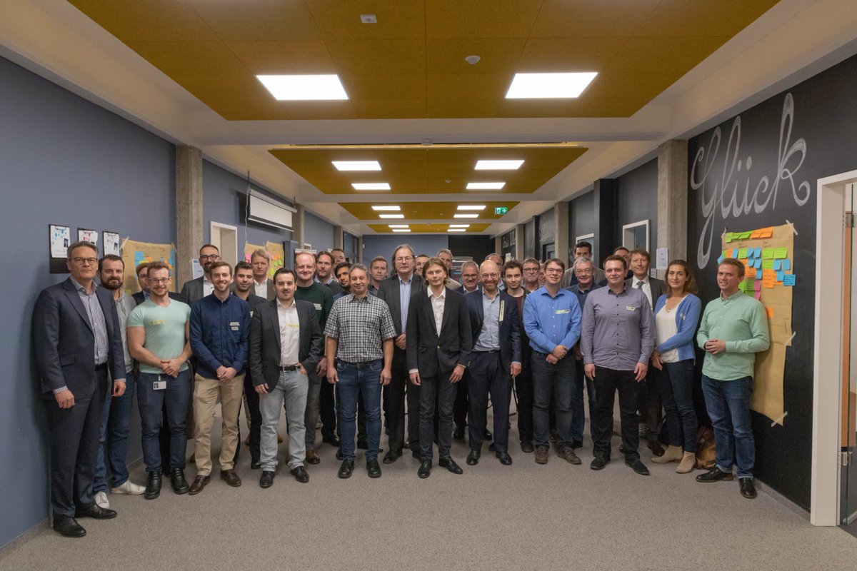 149 #Startup-Bewerbungen aus 24 Ländern gab es für den 1. Open Call unseres #DataHubRuhr. Am Dienstag fand unser Kick-Off Event in Haus 5 auf <a href="/ZOLLVEREIN/">Zollverein</a> statt. Artikel, Fotos und Video: bit.ly/2FEr1Hh
@IRGmbH <a href="/Vivawest_Wohnen/">VIVAWEST</a> @RagStiftung @montanimmo <a href="/BerlinObey/">Oliver Bey</a>