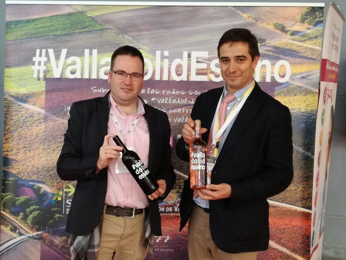 Parada obligada en caravana vino en #intur2018 con <a href="/La_Legua/">La Legua</a> para promocionar #ValladolidEsVino especialmente la bodega más cercana a #valladolid en <a href="/DOCigales/">D.O. Cigales</a>
