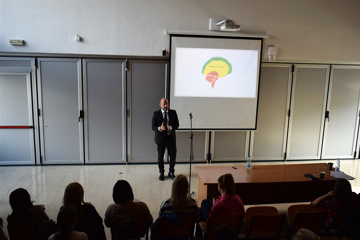 BenjaminPerks's tweet photo. However old you are, birthdays are always best with #teachers. Today giving a lecture on #AdverseChildhoodExperiences , #Character &amp; #bullying to teachers &amp; humbled by an impromptu &amp; full-throated "Happy Birthday To You" :)  #ENDviolence #FridayMotivation #FridayFeeling https://t.co/cQVUUPrVhV
