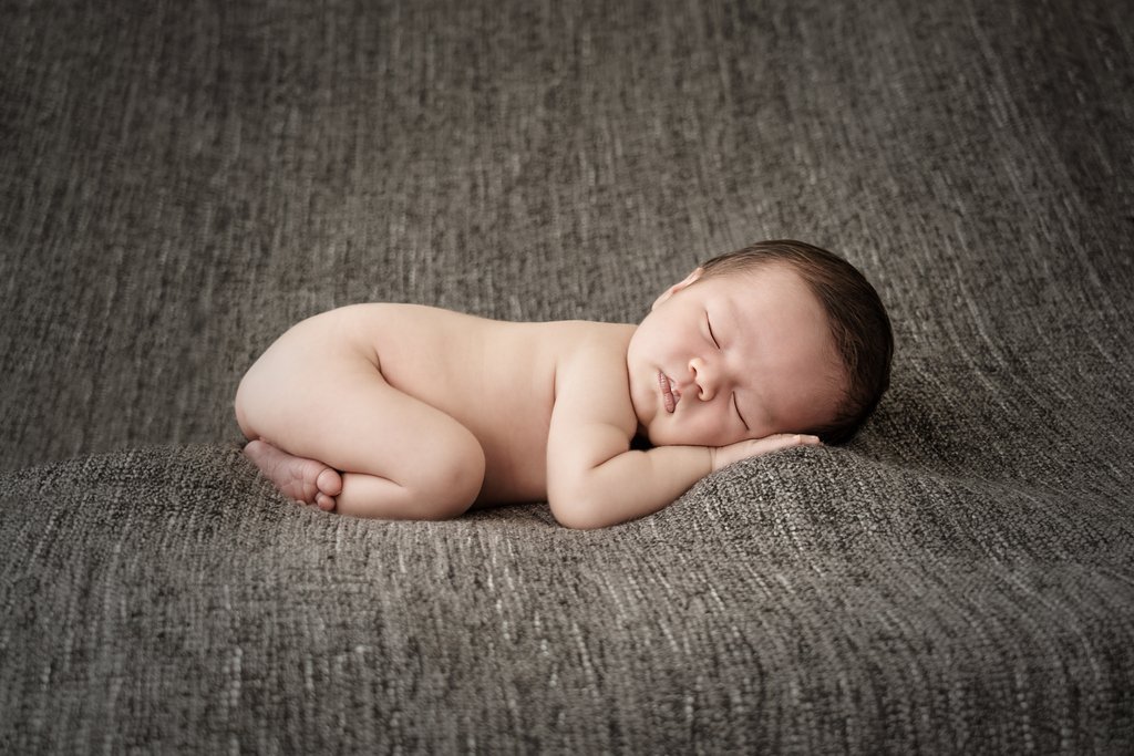 #newbornbaby #newbornphoto #newbornstudio #newborn #seattle #pnw #kentstation