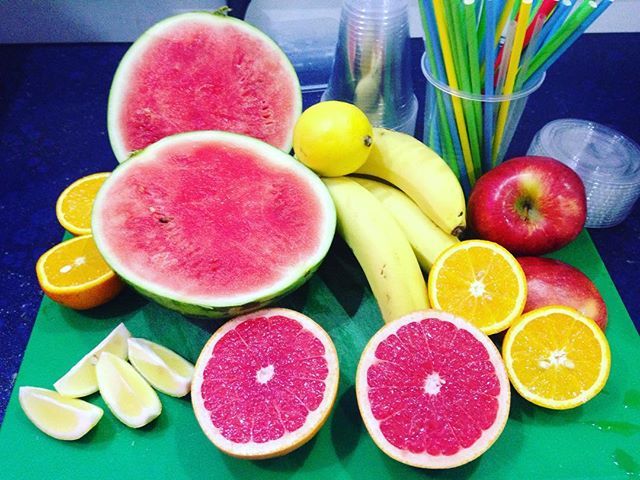 NoyoFood's tweet photo. Everyone's going mad shopping and I'm just here like.....
What's going in my juice today ? ๐ญ
Skip the madness and come have a juice with us
#juices
#smoothies
#juicediet
#juicecleanse
#fruity
#letsgetjuiced
#detox
#naturalsugars
#blackfridaymaddnโฆ https://t.co/YJlStGwc7h https://t.co/TGhWsJEfcw