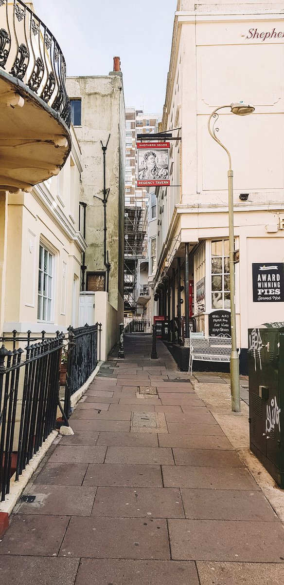 belias_george's tweet photo. What an amazing city! What a crowd. Outstanding hosts (!) by @uniofbrighton. 🙏 #KTP #Ktpconf2018 #Brighton https://t.co/tyrN2RQgED