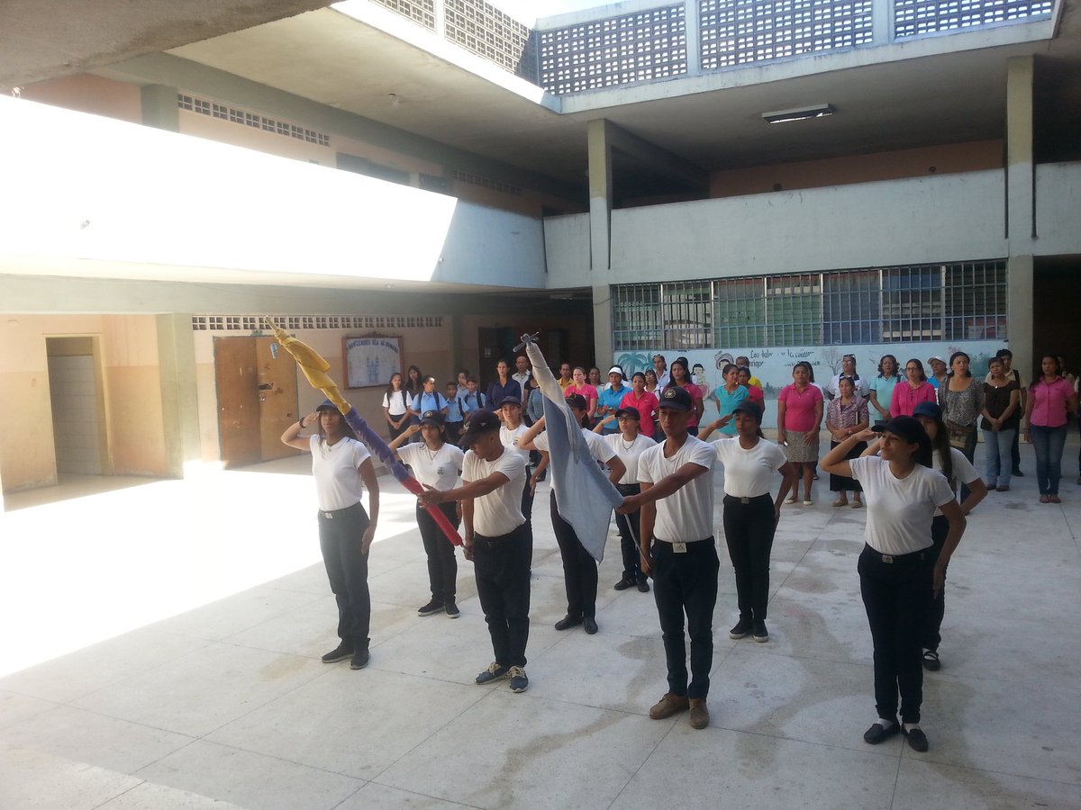 Sucre_CBITALP's tweet photo. Circuito Educativo N°3 Super Bloques presente en el 1er Congreso Pedagógico Circuital 2018- 2019 https://t.co/kdqe6hmKpl