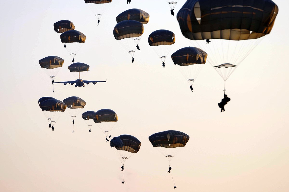 USArmy's tweet photo. How the #USArmy gets to all those great #BlackFriday deals. https://t.co/mnTJtwP1ER