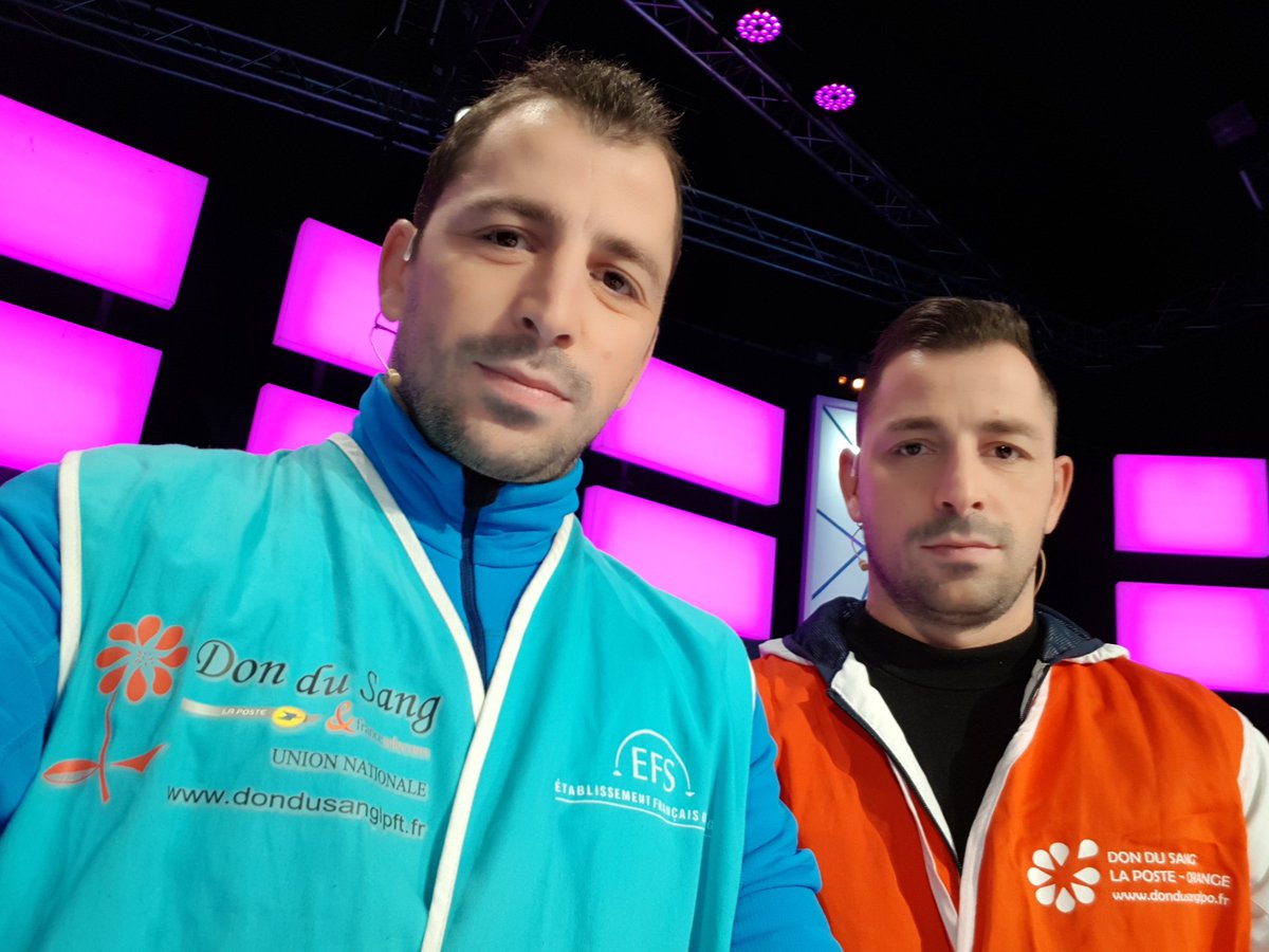 JBeovardi's tweet photo. Émission télé pour représenter le don du sang La Poste Orange #LaPoste #orange #dondusang #groupelaposte #associations https://t.co/U7FGu92Q6E