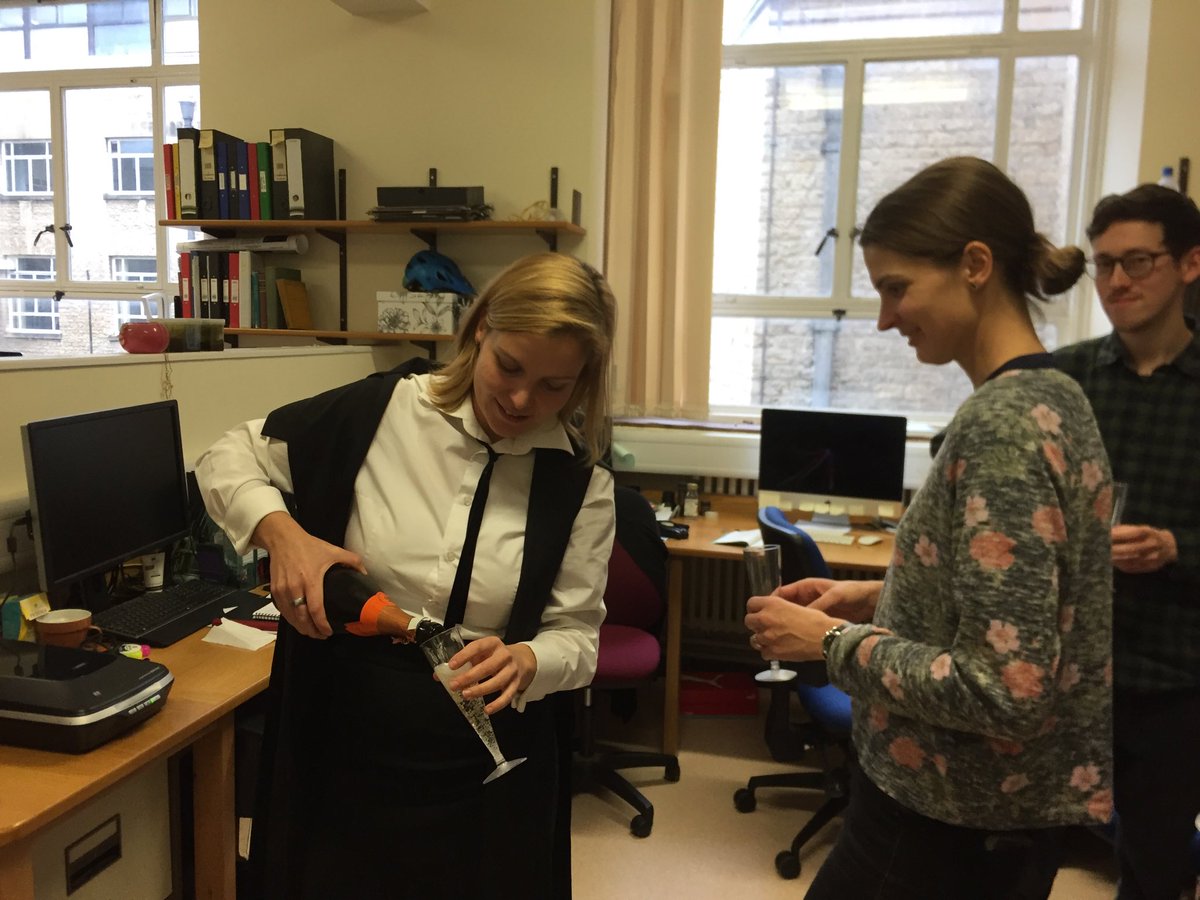 marcemendoza's tweet photo. Well done Anna! Viva done, time to celebrate 🥳👩🎓👩🔬@OxfordPlants @UniofOxford #DolanLab https://t.co/9nRjRZRUVW