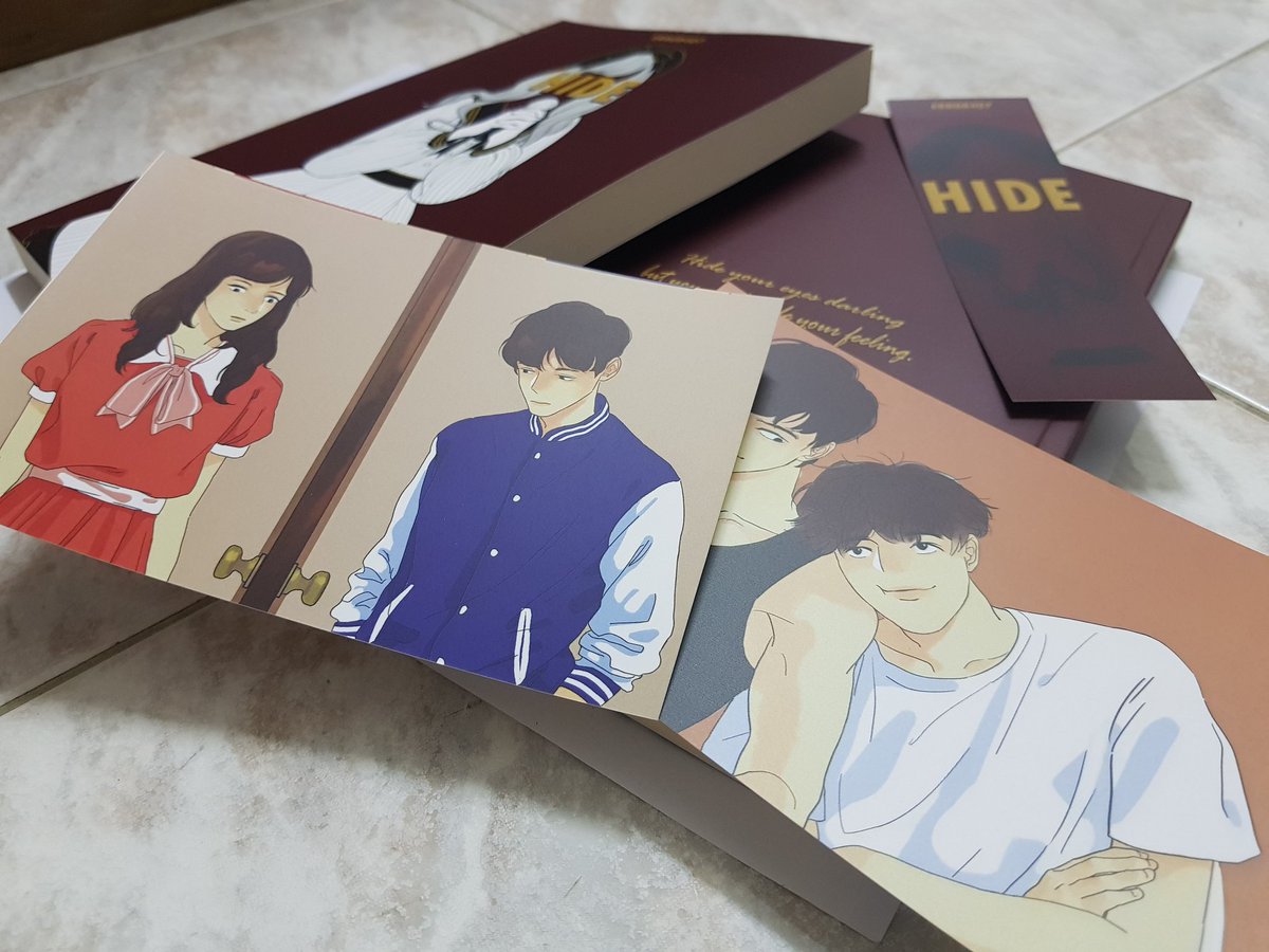 _error407's tweet photo. อัปเดตฟิคเล่มจริง #hidemb มีพิมพ์มาเกินประมาณนึง แต่ขอเคลียร์คนที่สั่งจองมาก่อนเสร็จแล้วจะมาแจ้งนะคะ
ปล.ของจริงสีเข้มค่ะ อันนี้โดนไฟในห้อง https://t.co/ivpCODAcXn