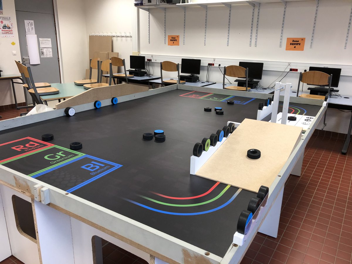 Destroyor77's tweet photo. Pose du nouveau vinyle et mise en place des premiers éléments de piste. #destroyor #tr2019 #cdr2019 https://t.co/9eGgzYvzRB