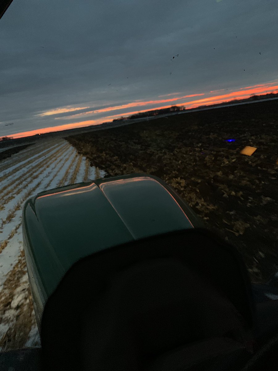 jen_ijohnson's tweet photo. We’re rolling around the clock in the farming version of #BlackFriday.  
 #TheFrostIsComing 
 #JohnDeere #tillage #harvest18 https://t.co/ed2tnGYgFX