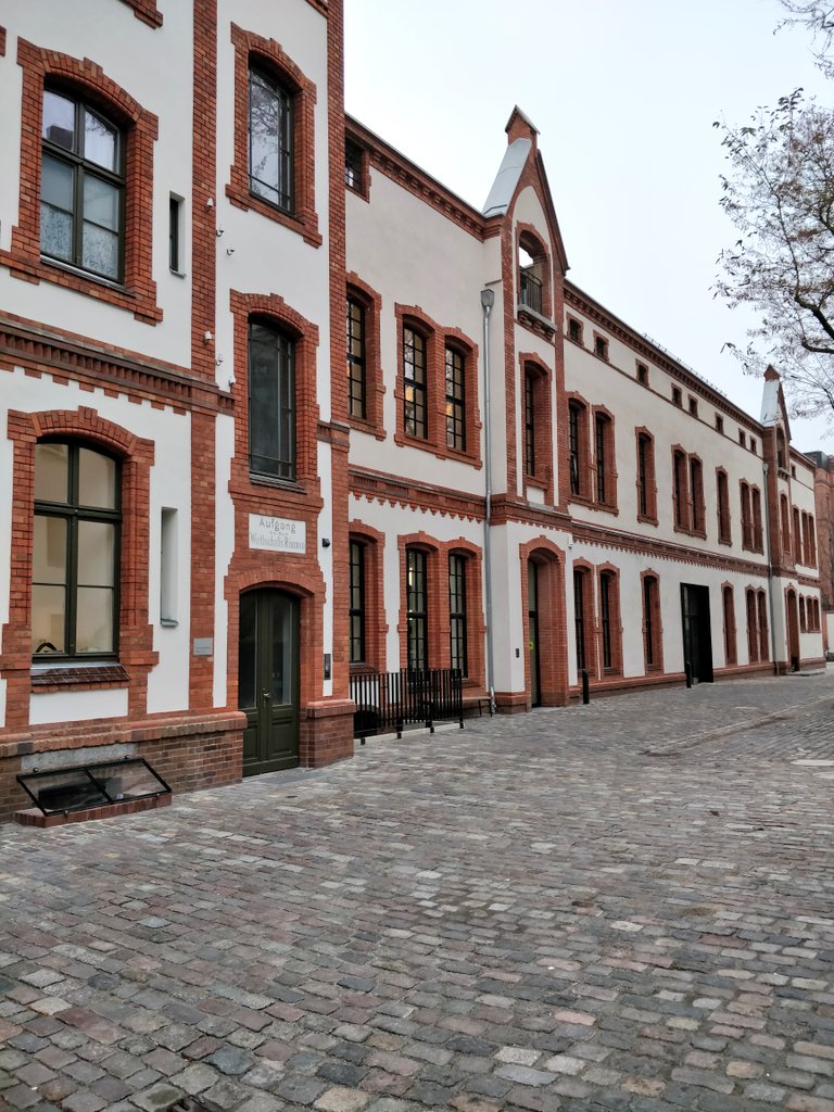 PaperHive tweet media