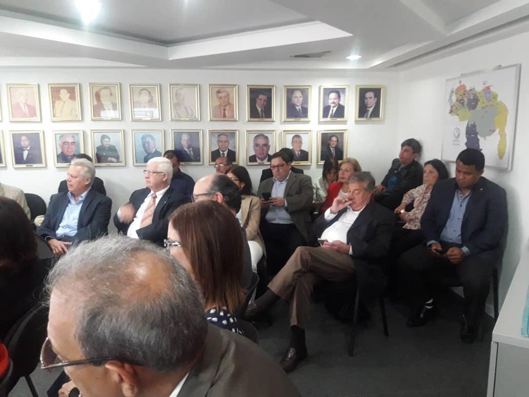 consecomercio's tweet photo. Gracias a todos los que nos acompañan hoy en nuestro #EncuentroSectorial
.
.
@Profranquicias
#Andep
@Cavelibro
@CANIDRAVZLA
#Avepa
@FEVIPAN
#Asovec
@CamaradeCaracas
@Asocaucho
@ASOPROINFU1 https://t.co/yGNnST7uqL