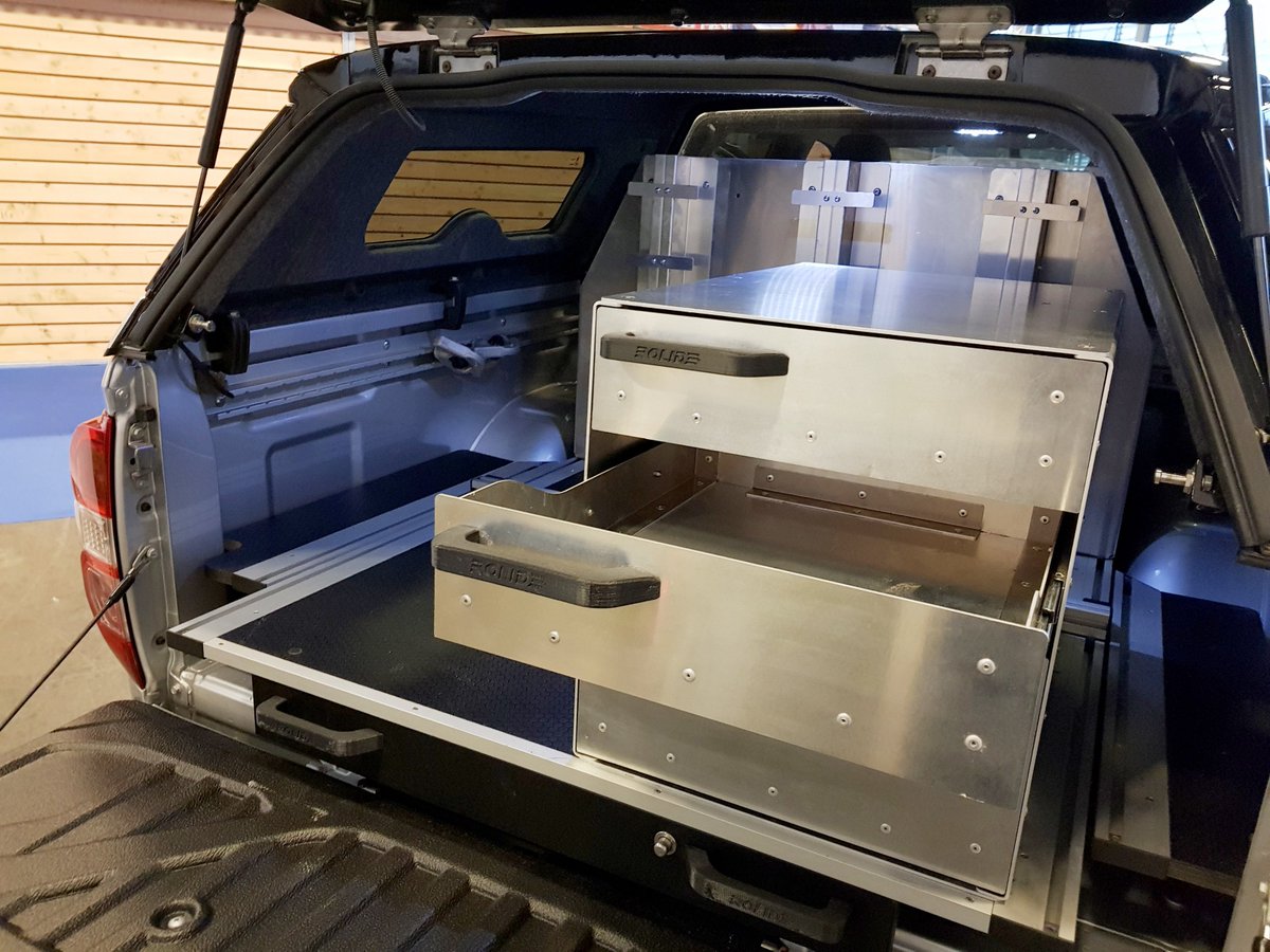 Groupe_NEP_Car's tweet photo. A découvrir dès demain, l'installation spéciale Maréchal ferrant mise en place par @Rolide_team dans notre pick-up Alaskan !
#salonducheval #vehicule #pickup #rolide #planchecoulissant #installation #alaskan #renault #exposition https://t.co/O1imnlbrT6