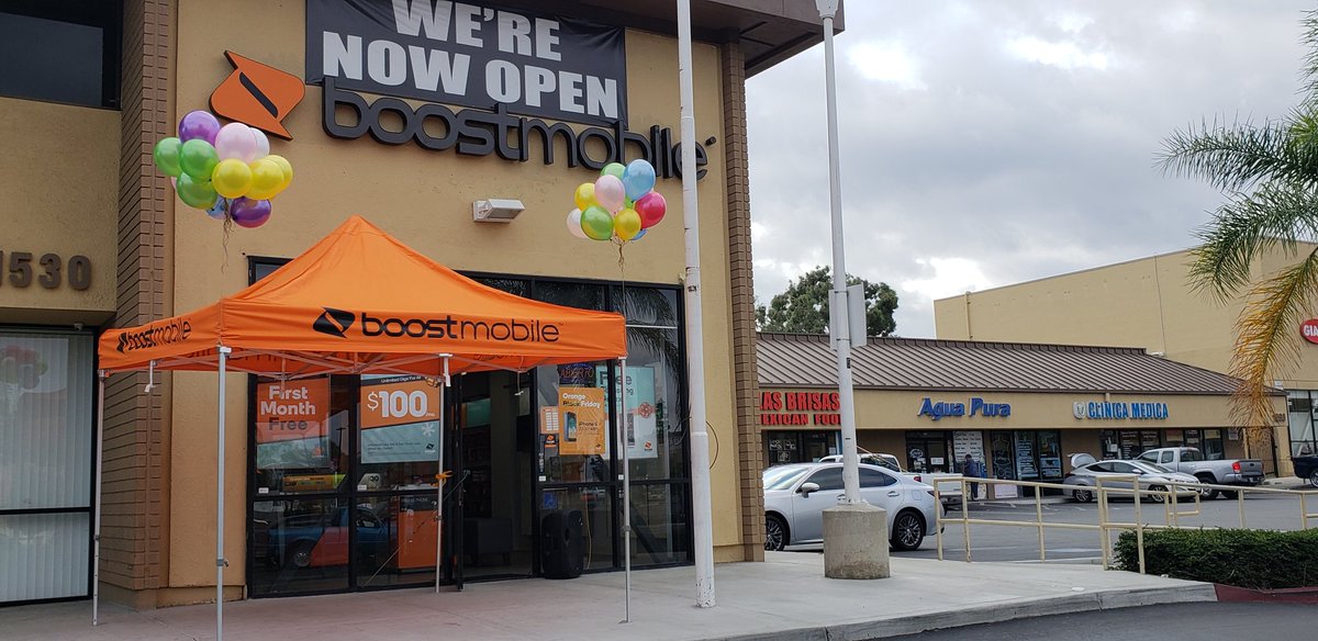 gusito714's tweet image. Corona store is ready for .. thats how we doit  #OrangeFriday  #BoostMobile #boostnation  @noreen_vip @CGuzmanVIP @Alicia_SPG @DaveBerginVIP @TimJamaal