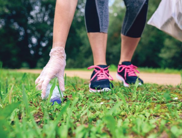 Healthtipsm's tweet photo. Run For a Reason
Joggers get to see the world around them in a way that others may miss, taking in treasures on the ground, such as tiny flowers in fresh bloom or swaths of bright green moss. 
know more :
https://t.co/rwDvKeghBE https://t.co/3jER3T3jyY