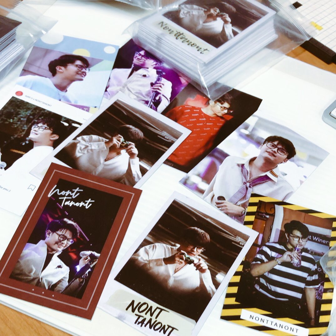 airrdoilism's tweet image. เราแอร์(ด๋อย) เราเอาโฟโต้การ์ดมาแจกน้า เจอเราทักขอได้เลย แจกทั้งสองวัน วันละ 110 ใบ
.
แล้วเจอกันงับ 💙
#nontfam #iamnonttanont #thefirstconcert #iamnonttanontthefirstconcert